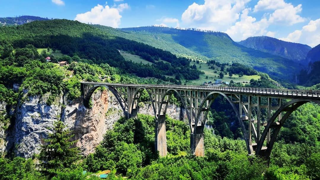 Hotel Ravnjak Dobrilovina エクステリア 写真