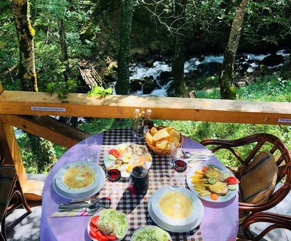 Hotel Ravnjak Dobrilovina エクステリア 写真